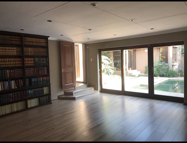 380M² BUILDING FOR SALE IN LONEHILL